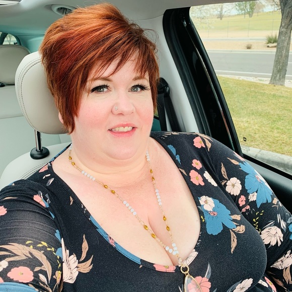 Meet your Posher, Chatée - Picture 1 of 4